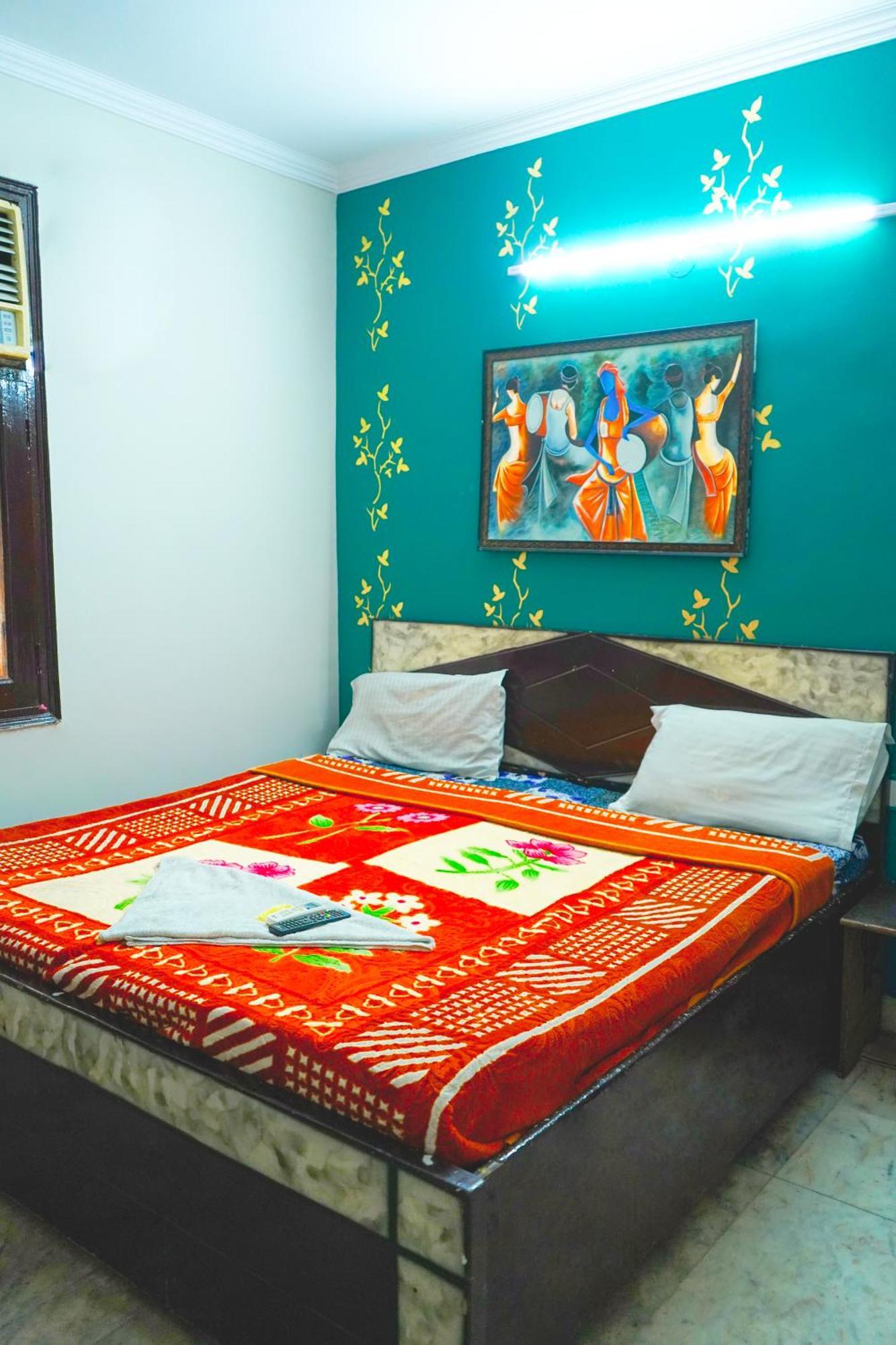 Couette-café Roomshala 155 Jpc - Malviya Nagar *