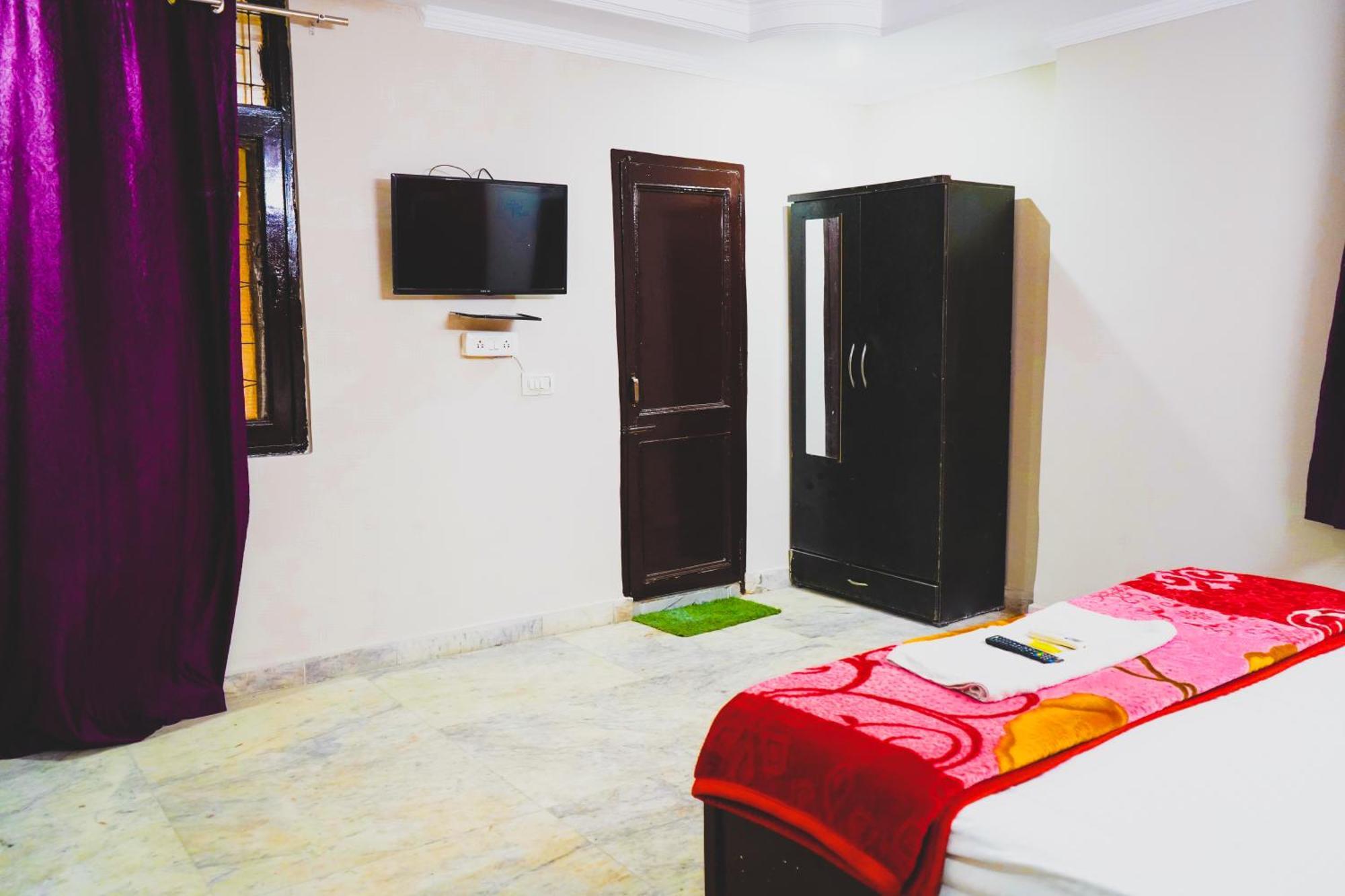Roomshala 155 Jpc - Malviya Nagar